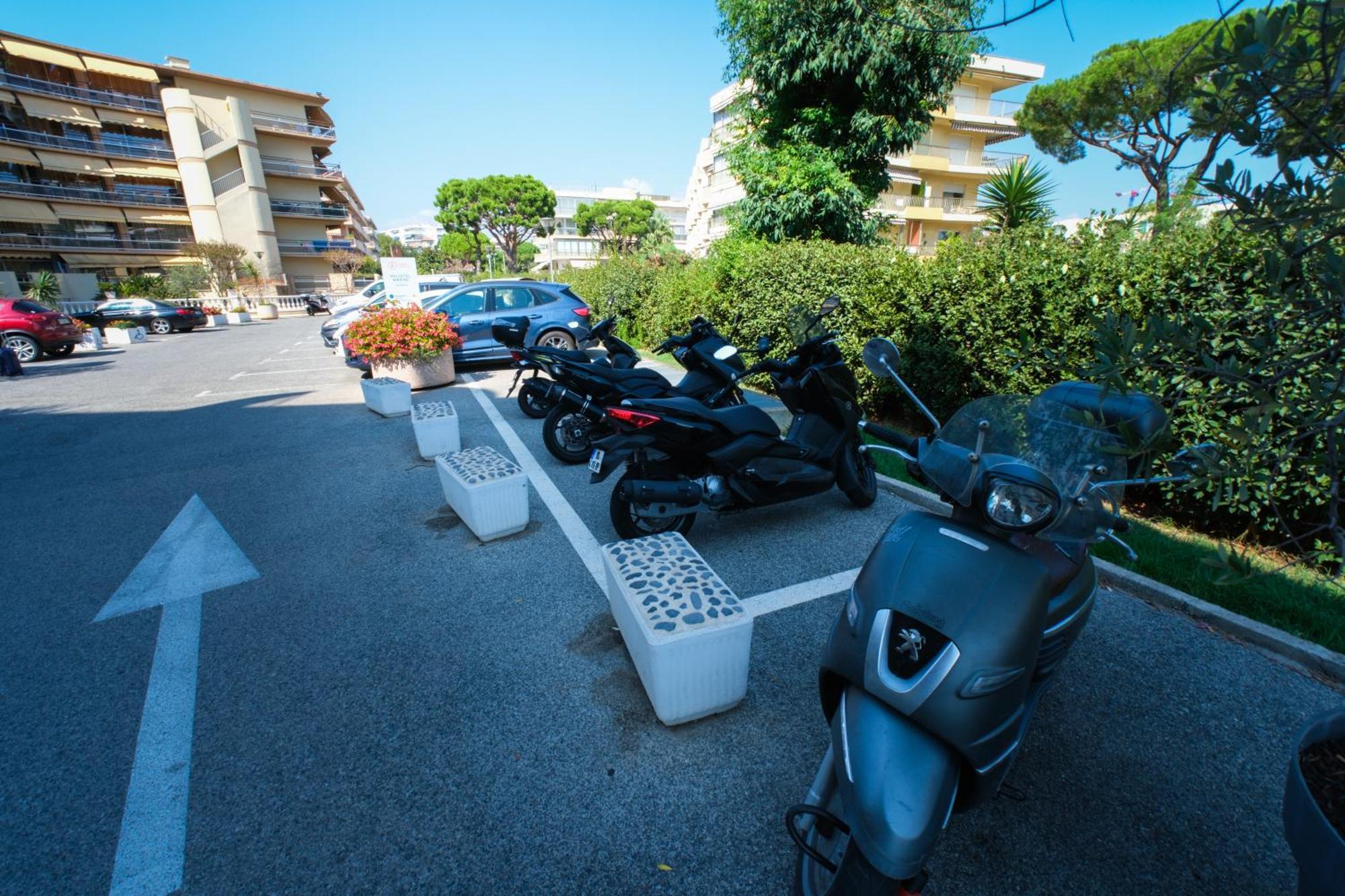 Villa Bono Jacuzzi & Spa Saint-Laurent-du-Var Eksteriør billede