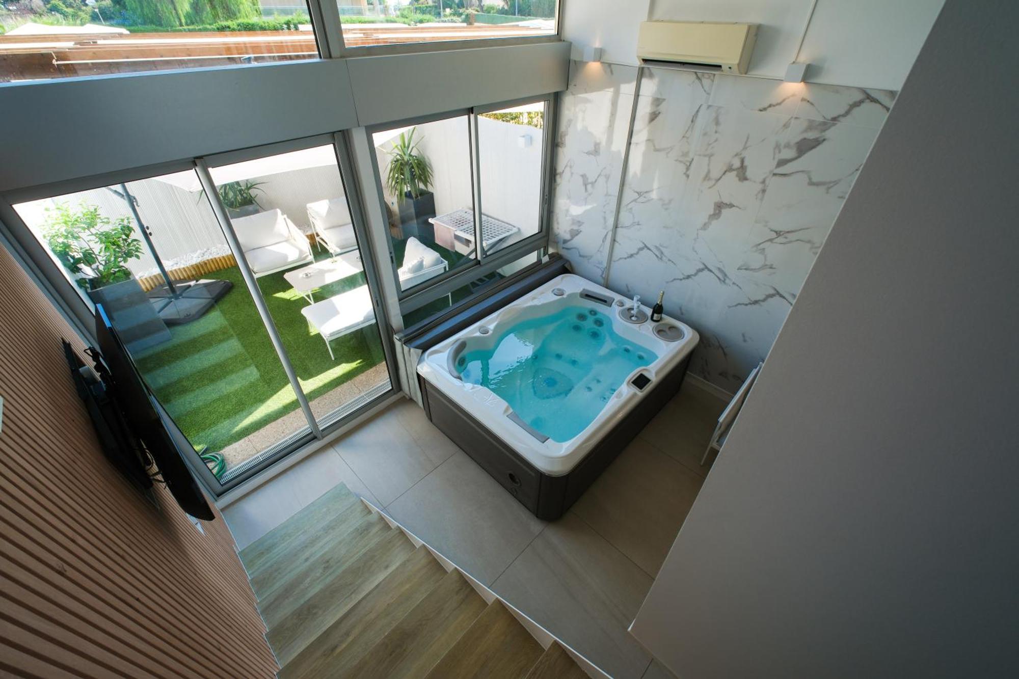 Villa Bono Jacuzzi & Spa Saint-Laurent-du-Var Eksteriør billede