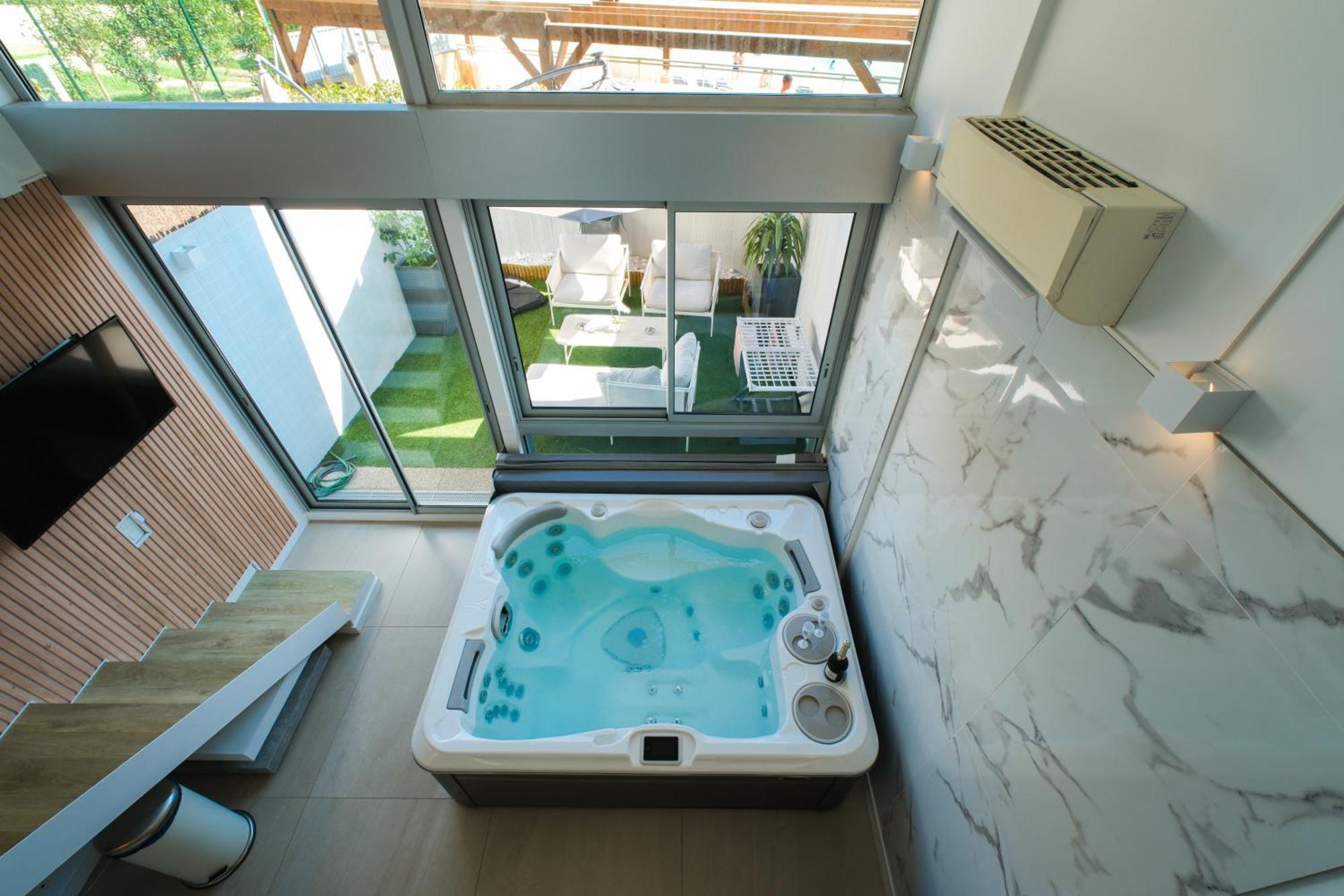 Villa Bono Jacuzzi & Spa Saint-Laurent-du-Var Eksteriør billede