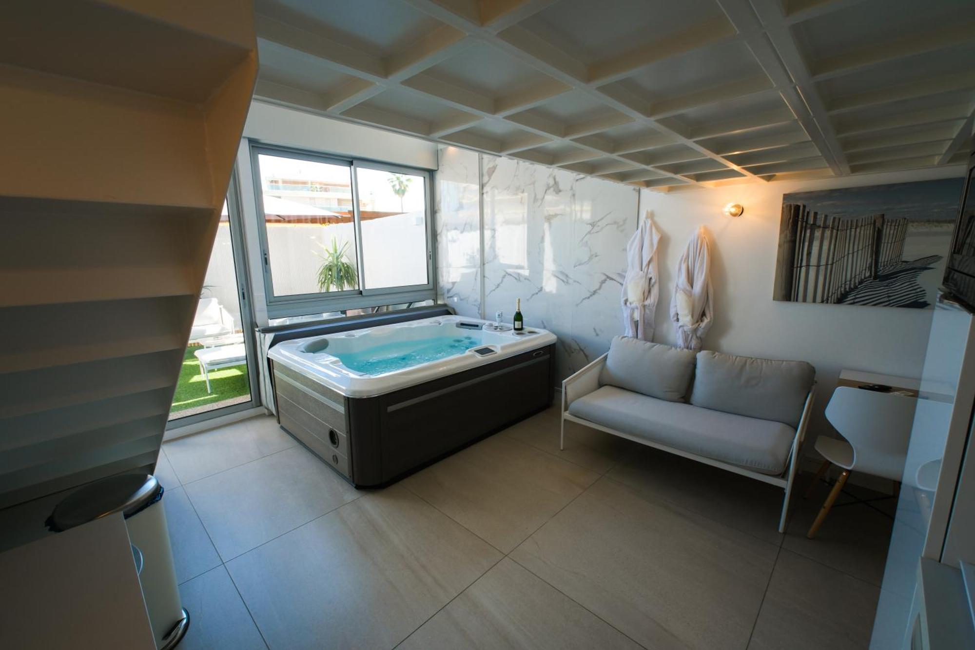 Villa Bono Jacuzzi & Spa Saint-Laurent-du-Var Eksteriør billede